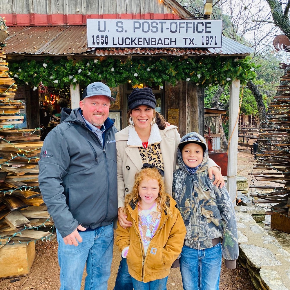 Meet your Posher, Crystal